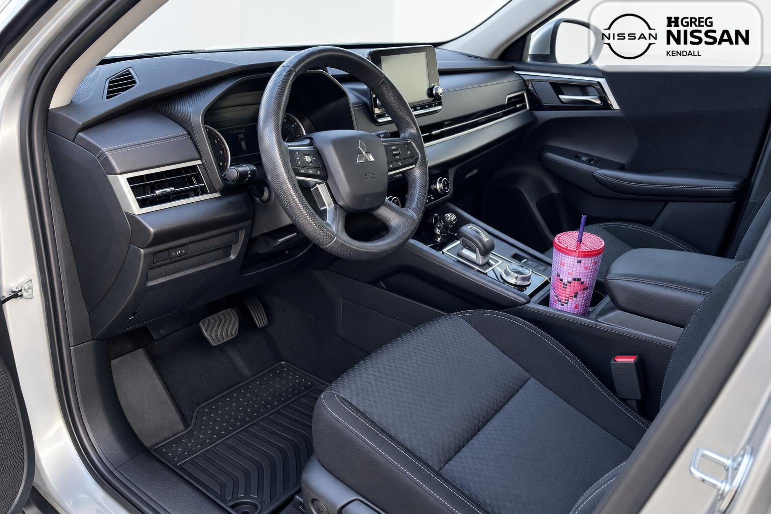 Used 2023 Mitsubishi Outlander ES FWD image 7