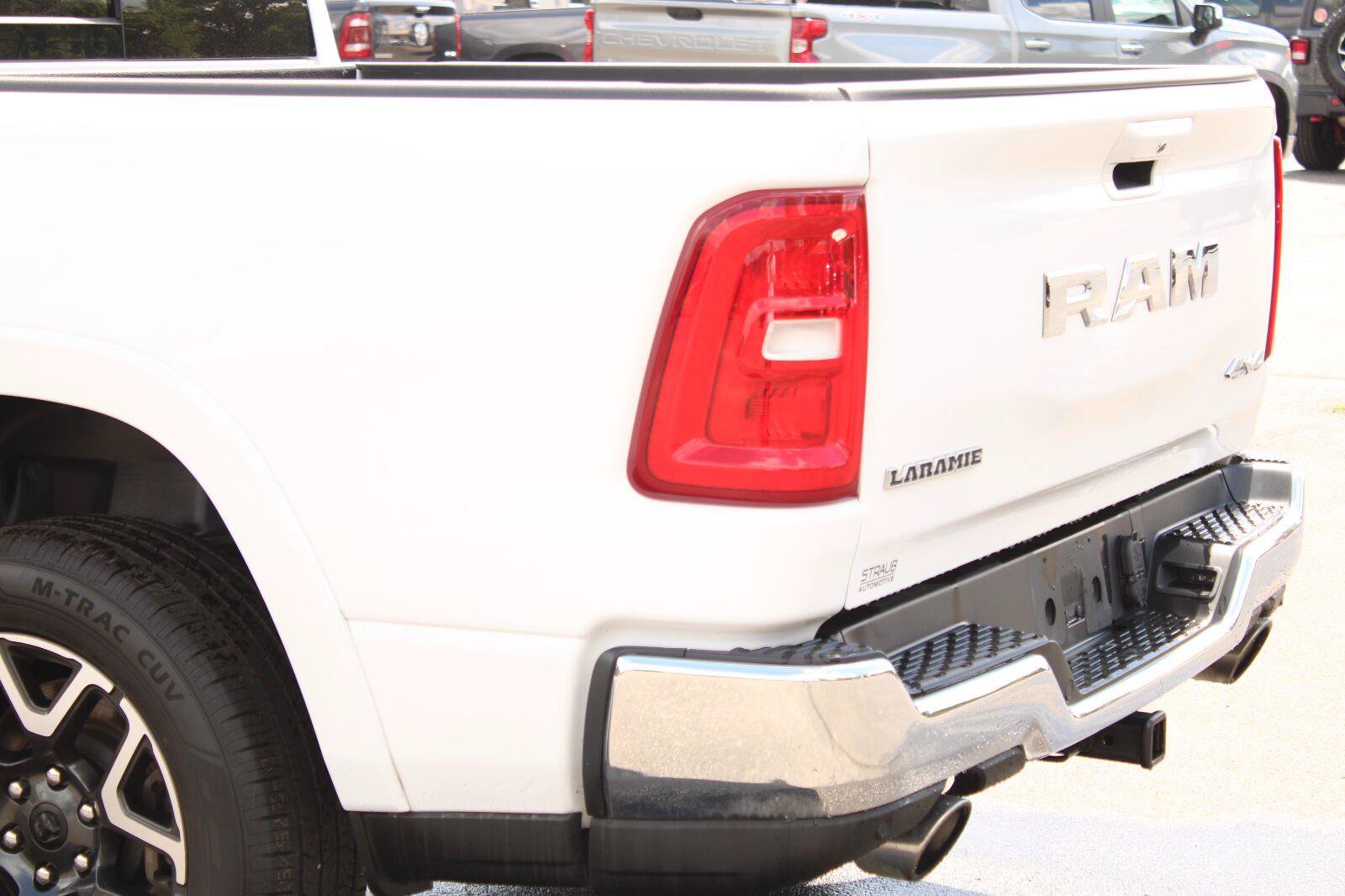 Used 2025 RAM 1500 Laramie AWD/4WD image 6