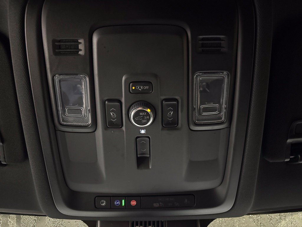 Used 2025 Chevrolet Tahoe High Country AWD/4WD image 26