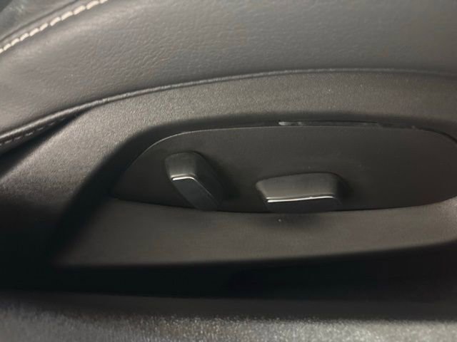 Used 2024 Chevrolet Corvette Stingray Convertible w/ 1LT RWD image 17