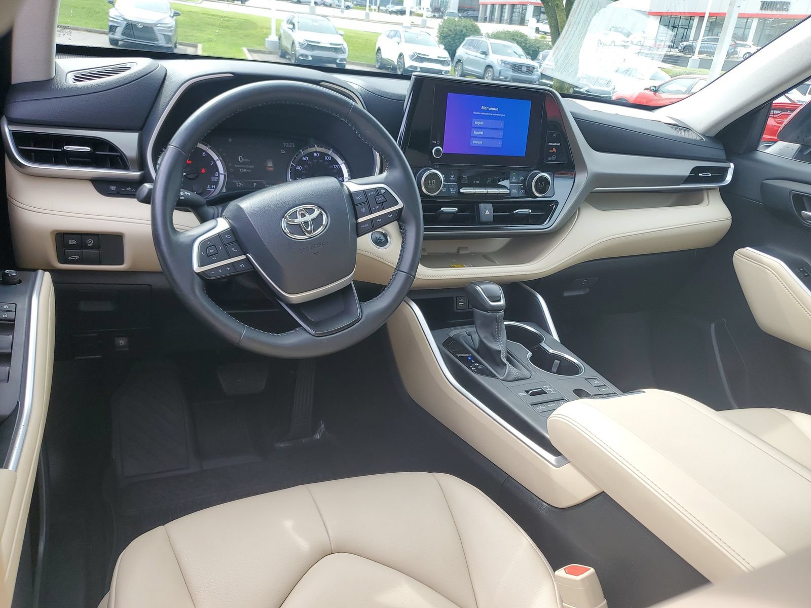 Certified 2024 Toyota Highlander XLE AWD/4WD image 10