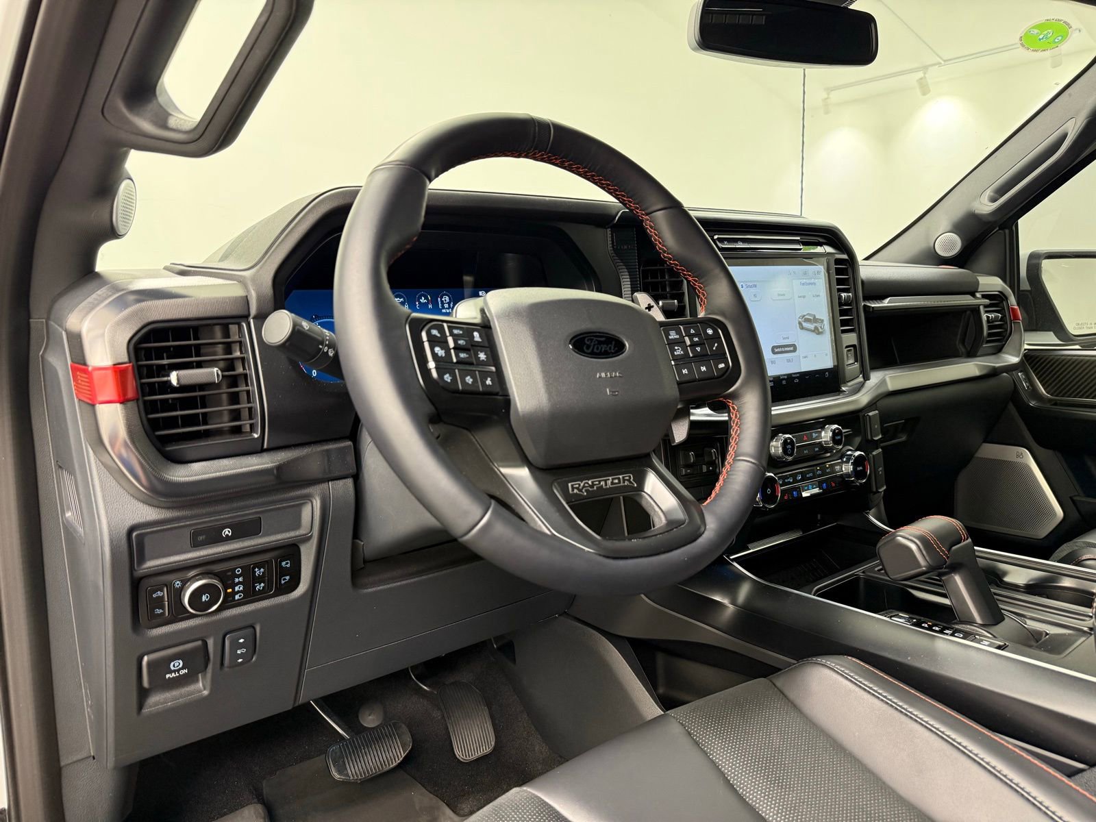 Used 2025 Ford F150 Raptor AWD/4WD image 16