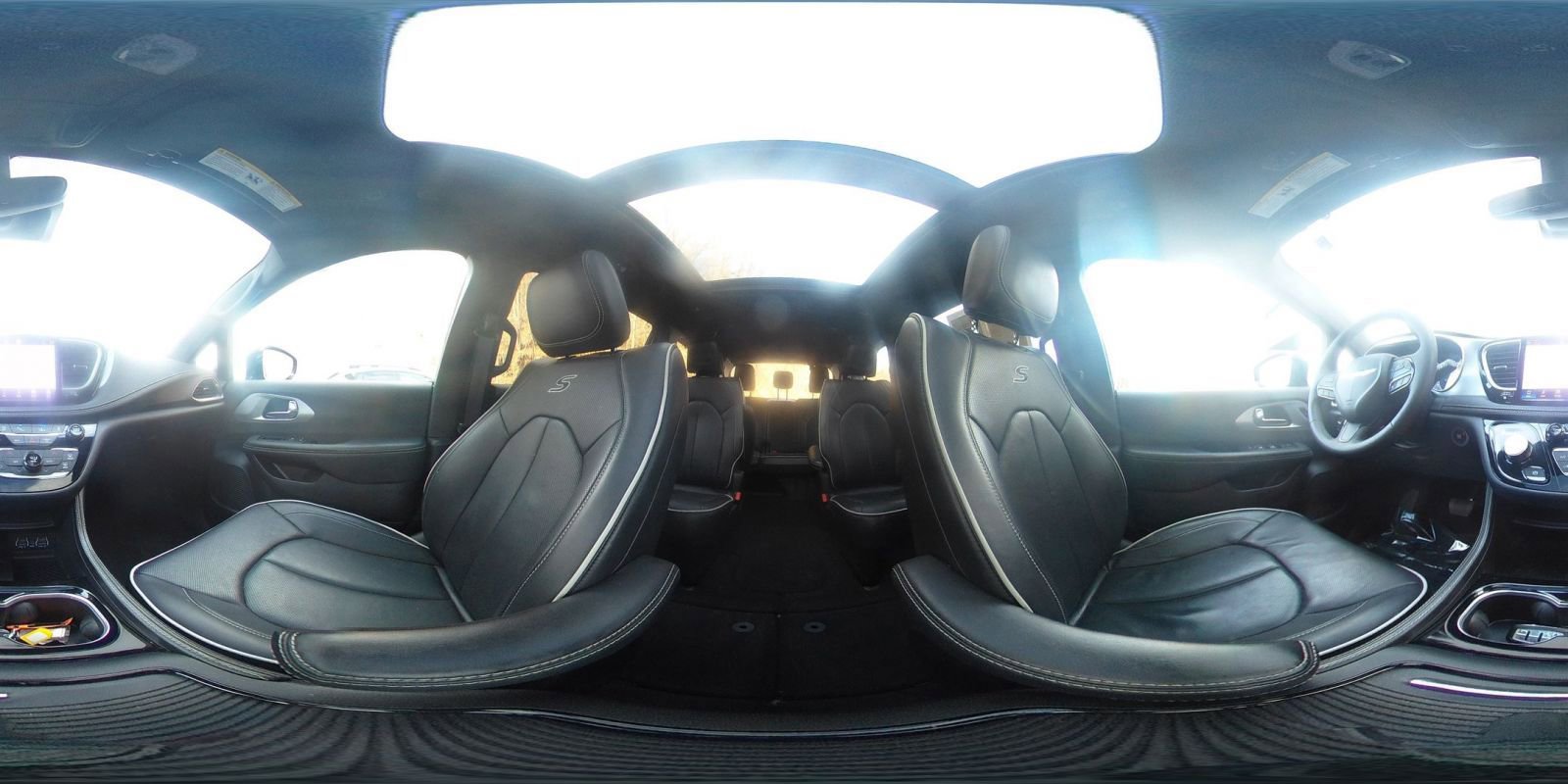 Used 2025 Chrysler Pacifica Limited image 45