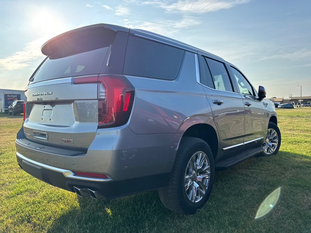 Used 2025 GMC Yukon Denali AWD/4WD image 7