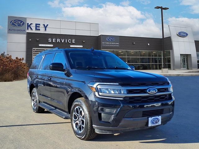 Used 2024 Ford Expedition XLT image 3