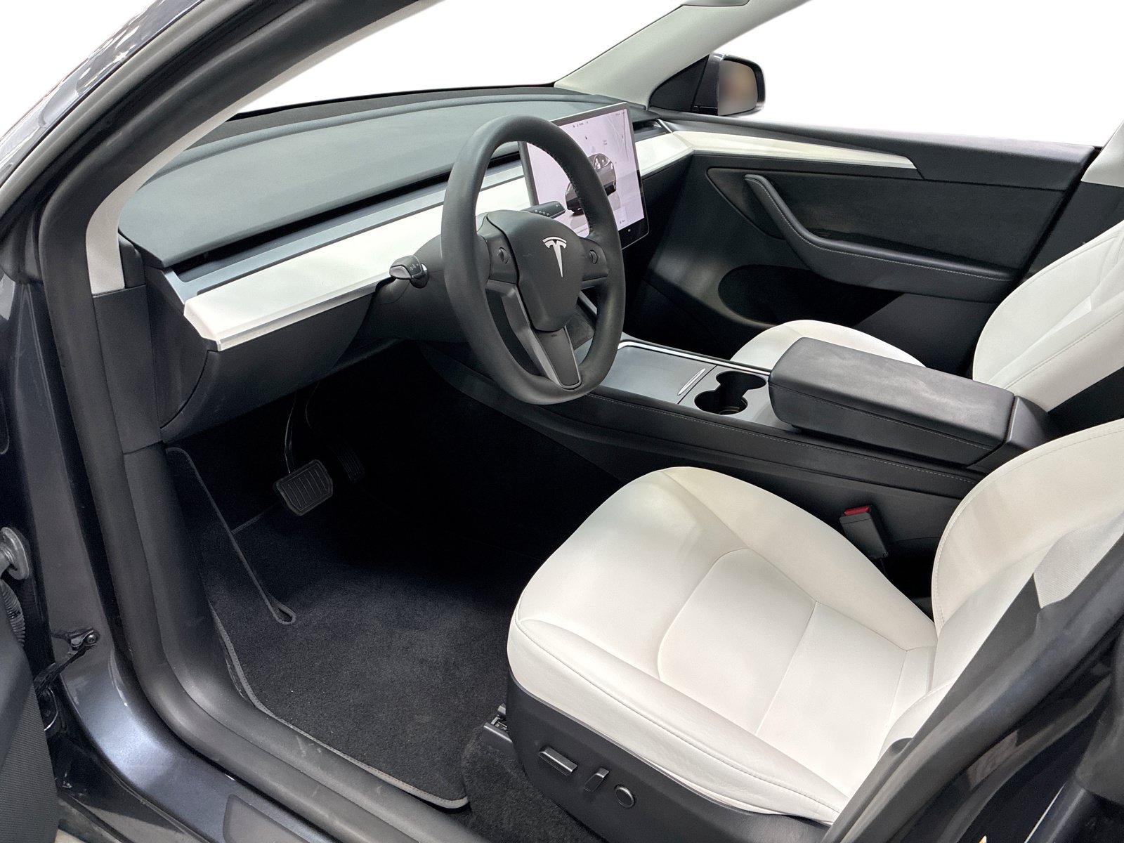 Certified 2023 Tesla Model Y Long Range AWD/4WD image 9