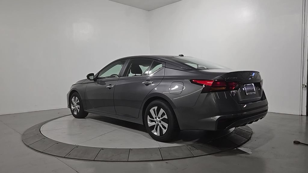 Certified 2025 Nissan Altima 2.5 S FWD image 3