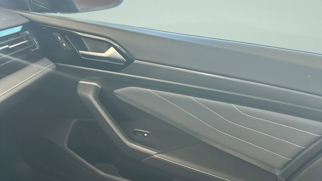 Certified 2025 Volkswagen Jetta SEL FWD image 13