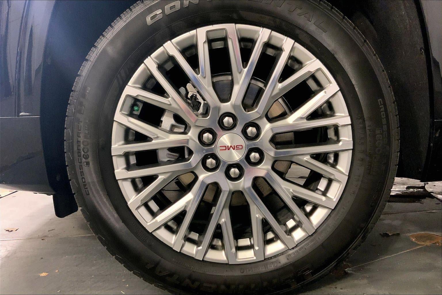 Used 2025 GMC Acadia Denali w/ LPO, Floor Liner Package image 8