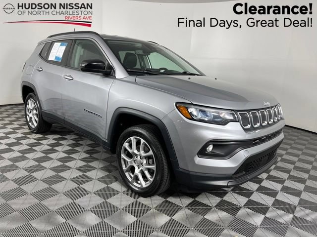 Used 2022 Jeep Compass Latitude AWD/4WD image 1