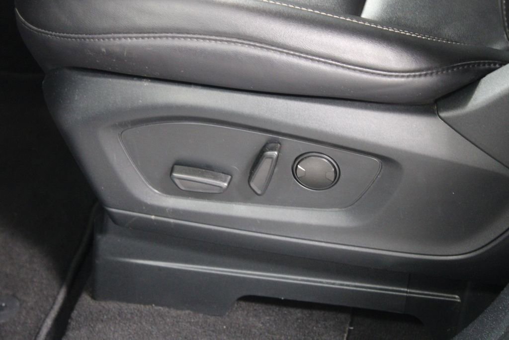 Used 2023 Ford Explorer XLT w/ Equipment Group 202A image 21