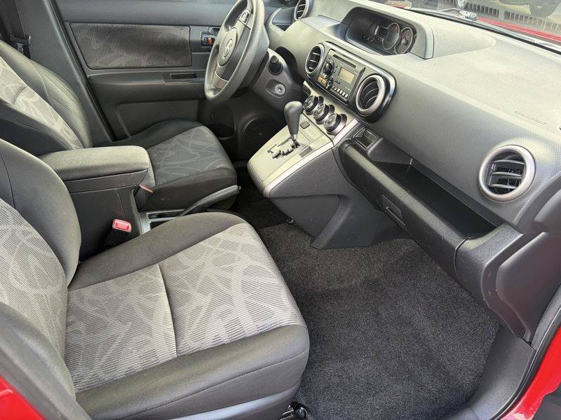 Used 2013 Scion xB FWD image 6