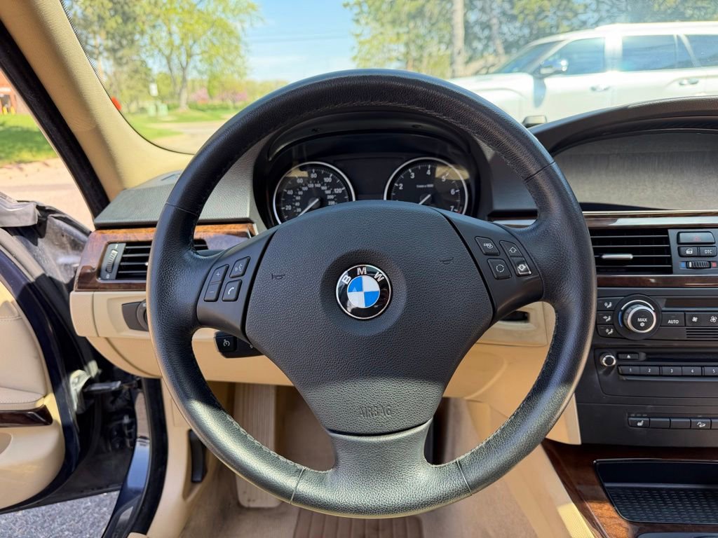 Used 2009 BMW 328i xDrive Sedan AWD/4WD image 35