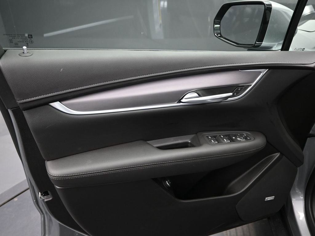 New 2026 Cadillac XT5 Luxury w/ LPO, Floor Liner Package AWD/4WD image 9