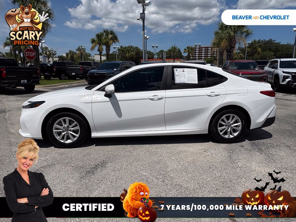 Used 2025 Toyota Camry LE FWD image 4