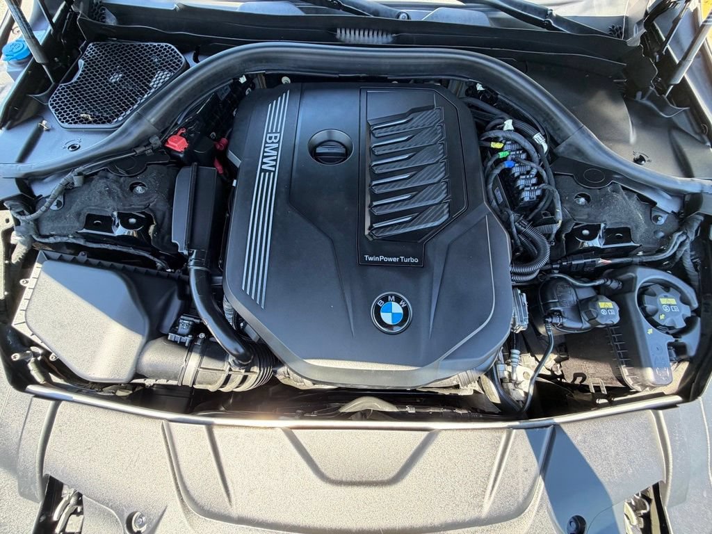 Used 2022 BMW 740i xDrive w/ Premium Package AWD/4WD image 17