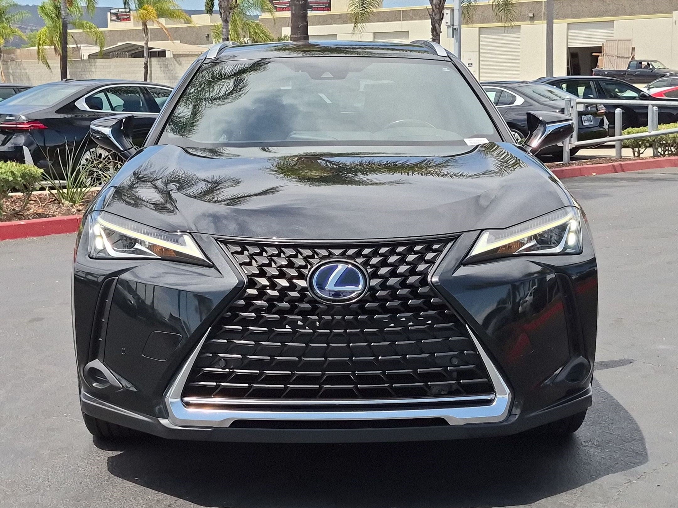 Used 2022 Lexus UX 250h AWD/4WD image 3