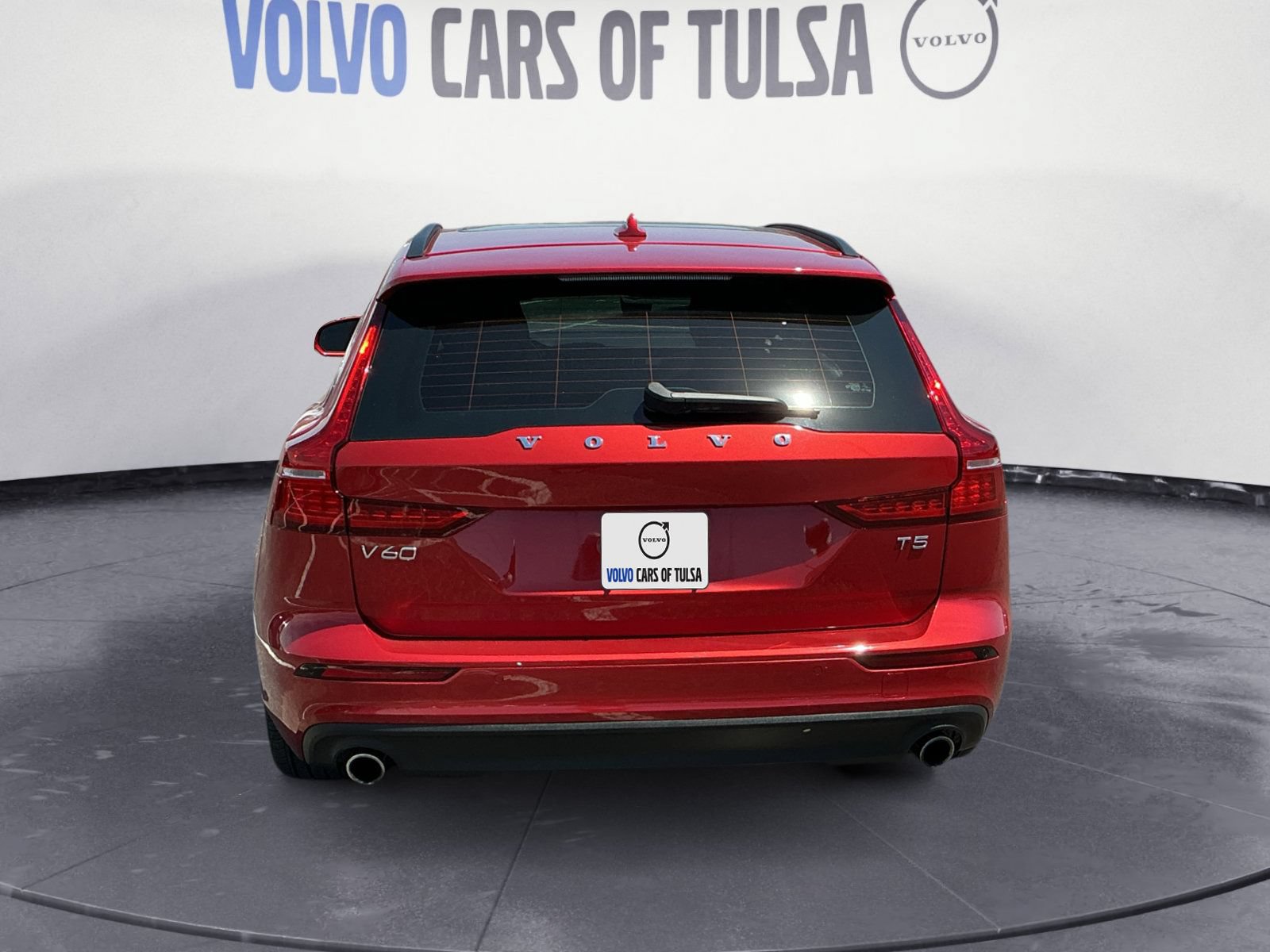 Used 2020 Volvo V60 T5 Momentum FWD image 4