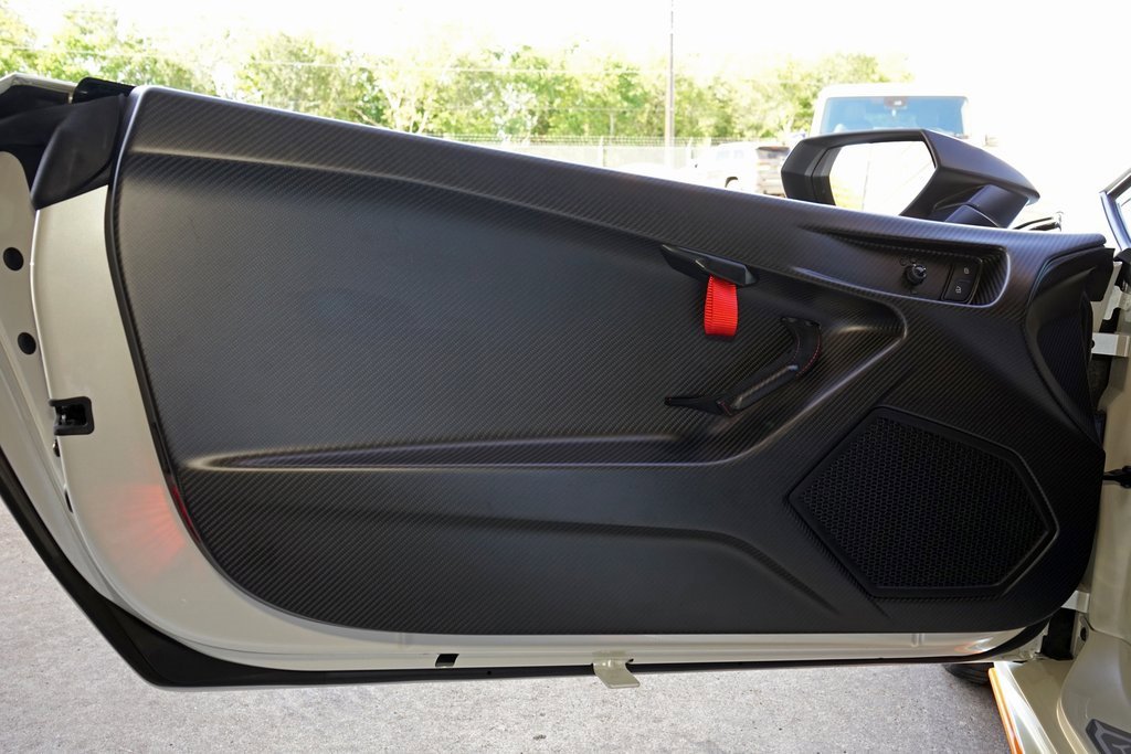 Used 2022 Lamborghini Huracan STO image 26