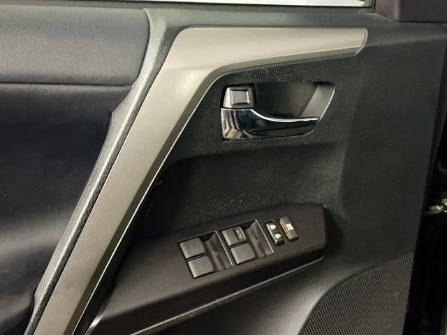 Used 2018 Toyota RAV4 XLE image 19