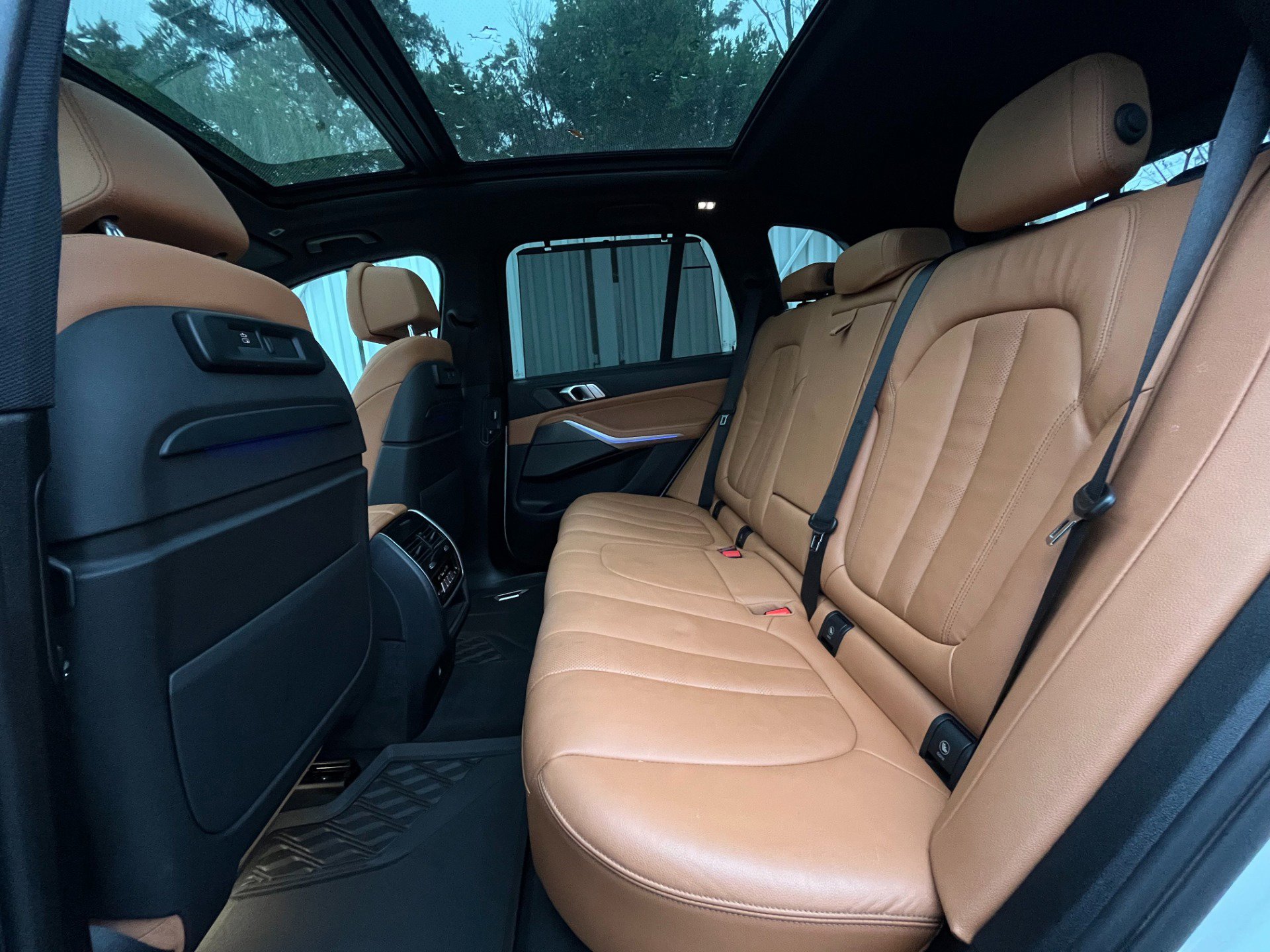 Used 2022 BMW X5 M50i w/ Executive Package image 40