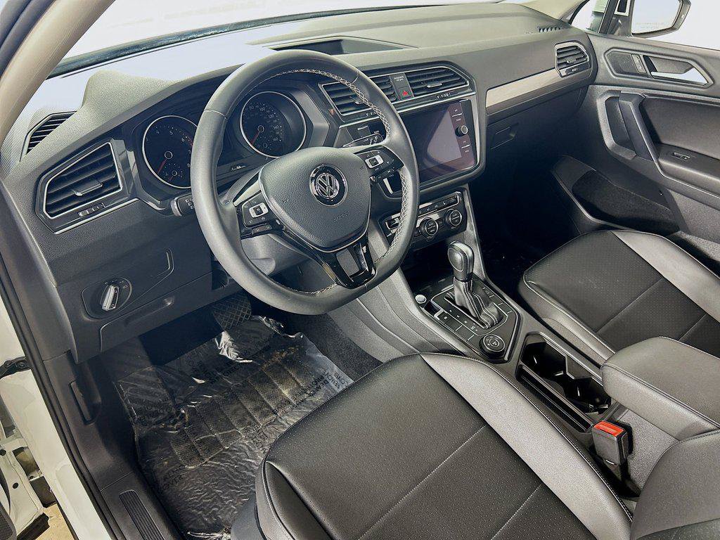 Used 2021 Volkswagen Tiguan SE AWD/4WD image 9