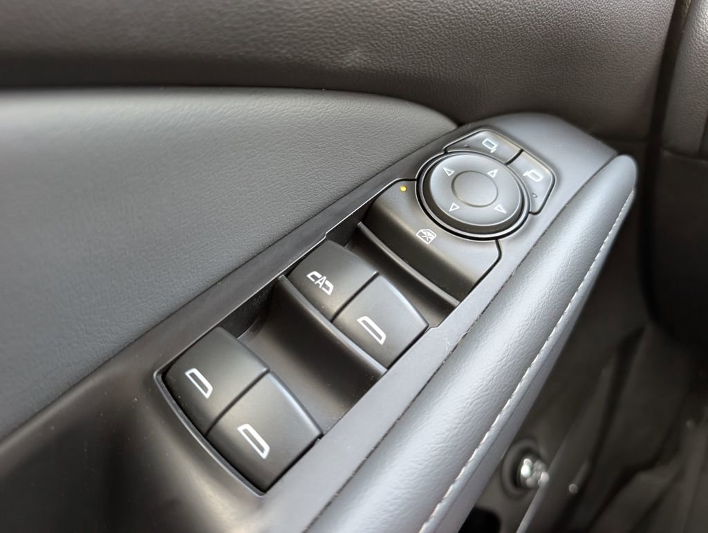 Used 2021 Buick Enclave Essence w/ Sound and Sites Package AWD/4WD image 40