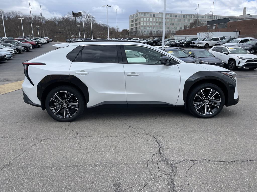 Used 2025 Toyota bZ4X AWD w/ Weather Package image 7