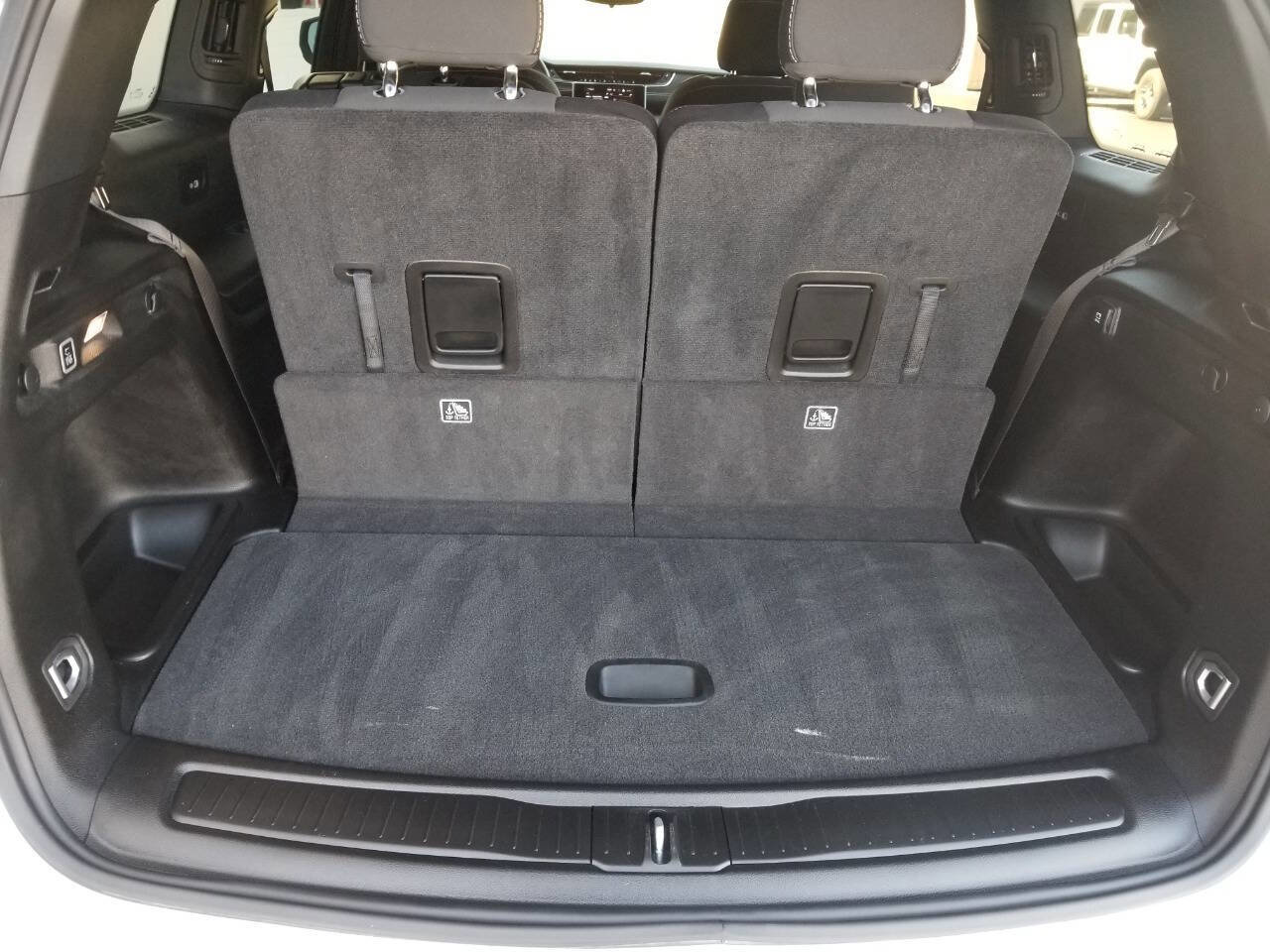 Certified 2024 Jeep Grand Cherokee L Laredo w/ Luxury Tech Group I AWD/4WD image 18