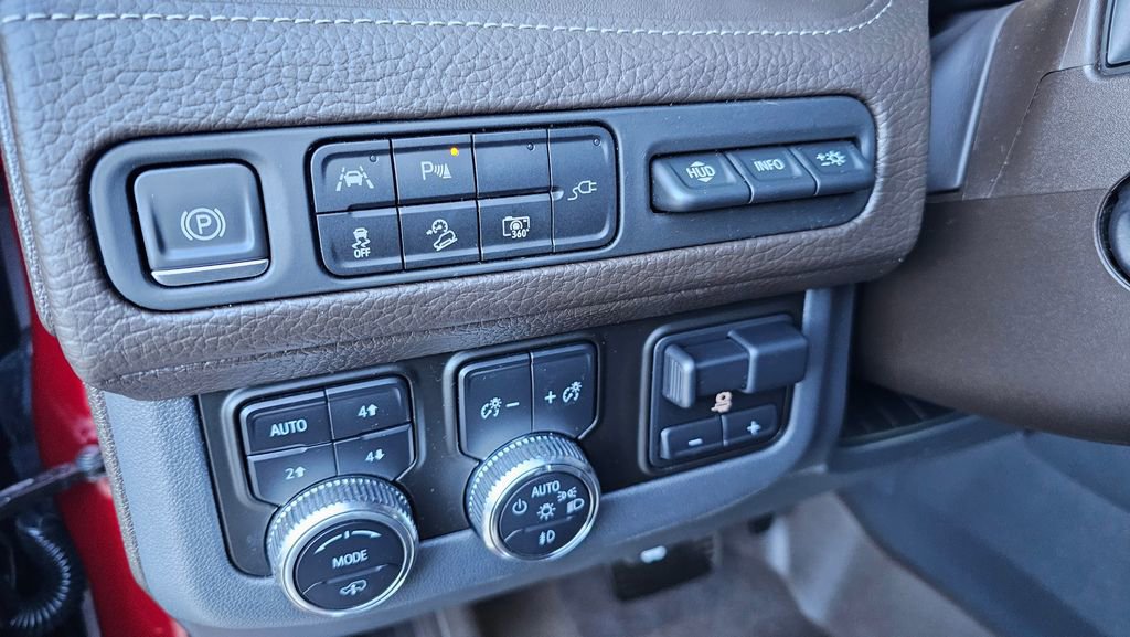 Used 2022 GMC Yukon XL Denali w/ Denali Ultimate Package image 12