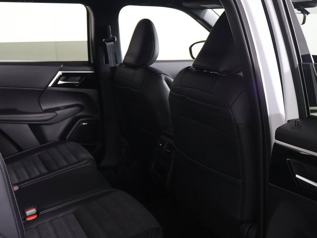 New 2026 Mitsubishi Outlander LE AWD/4WD image 30