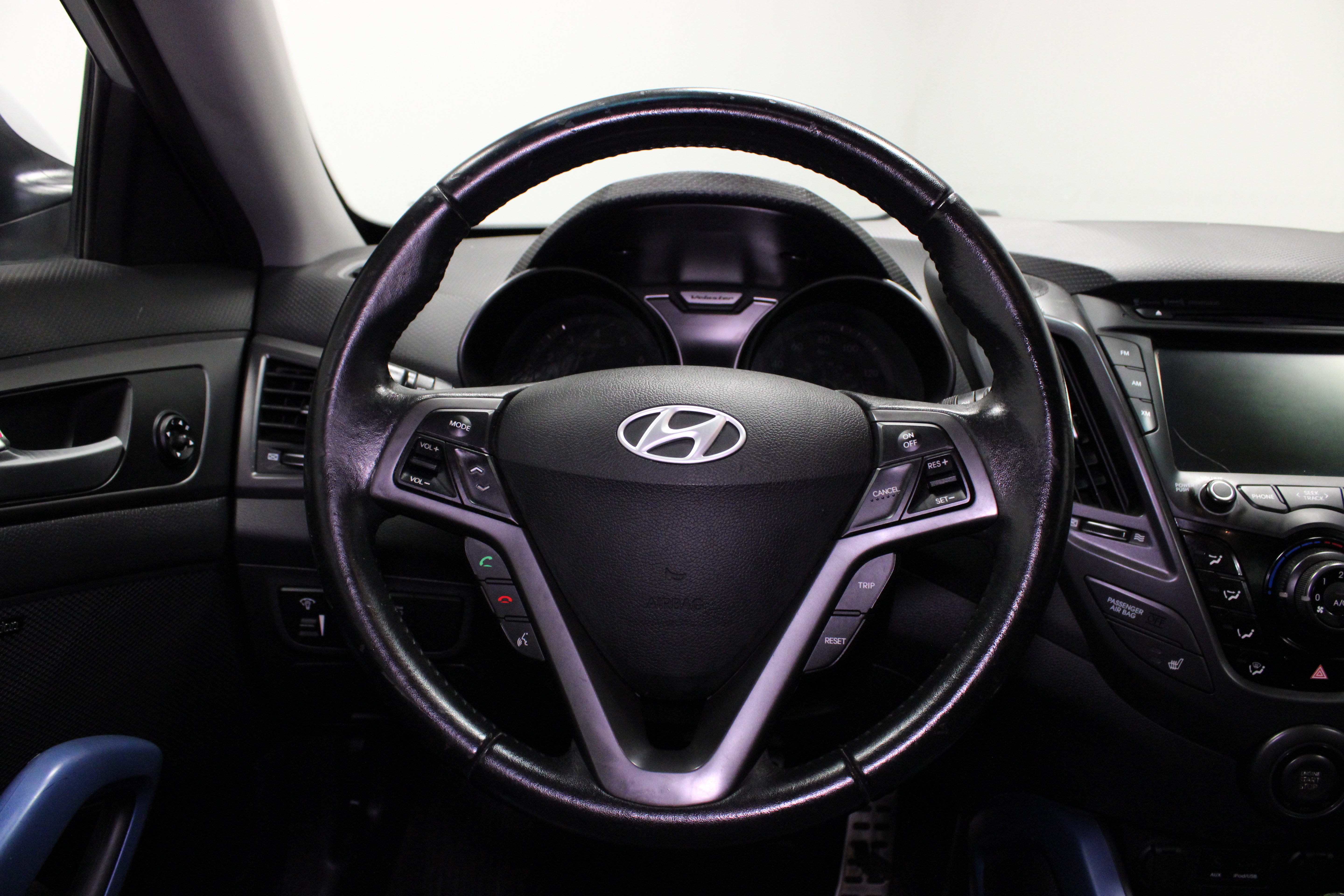 Used 2013 Hyundai Veloster Turbo FWD image 18