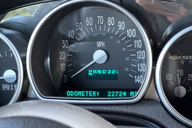 Used 2004 Chevrolet SSR w/ Preferred Equipment Group image 27