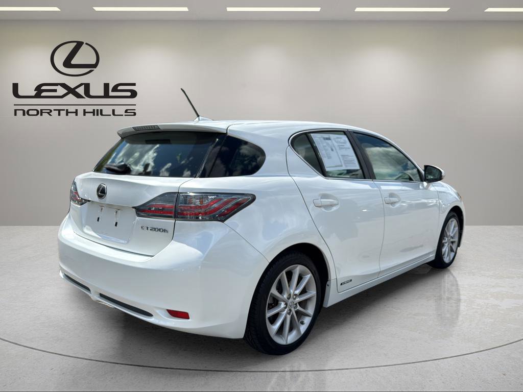 Used 2013 Lexus CT 200h w/ Premium Pkg w/Navigation FWD image 6