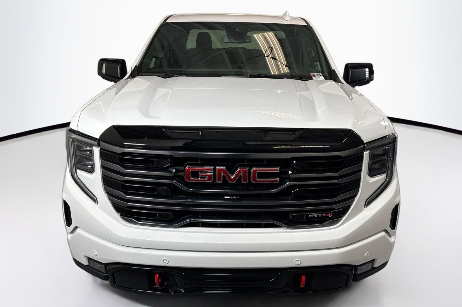 Used 2025 GMC Sierra 1500 AT4 image 2