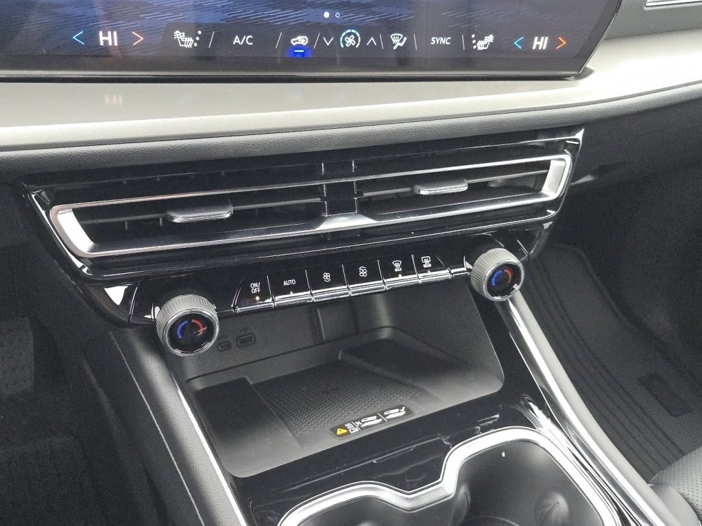 New 2026 Chevrolet Traverse LT w/ Midnight/Sport Edition image 19