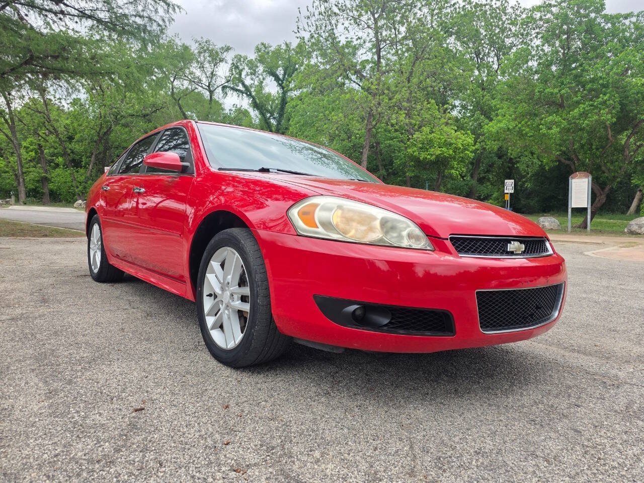 Used 2013 Chevrolet Impala LTZ FWD image 2