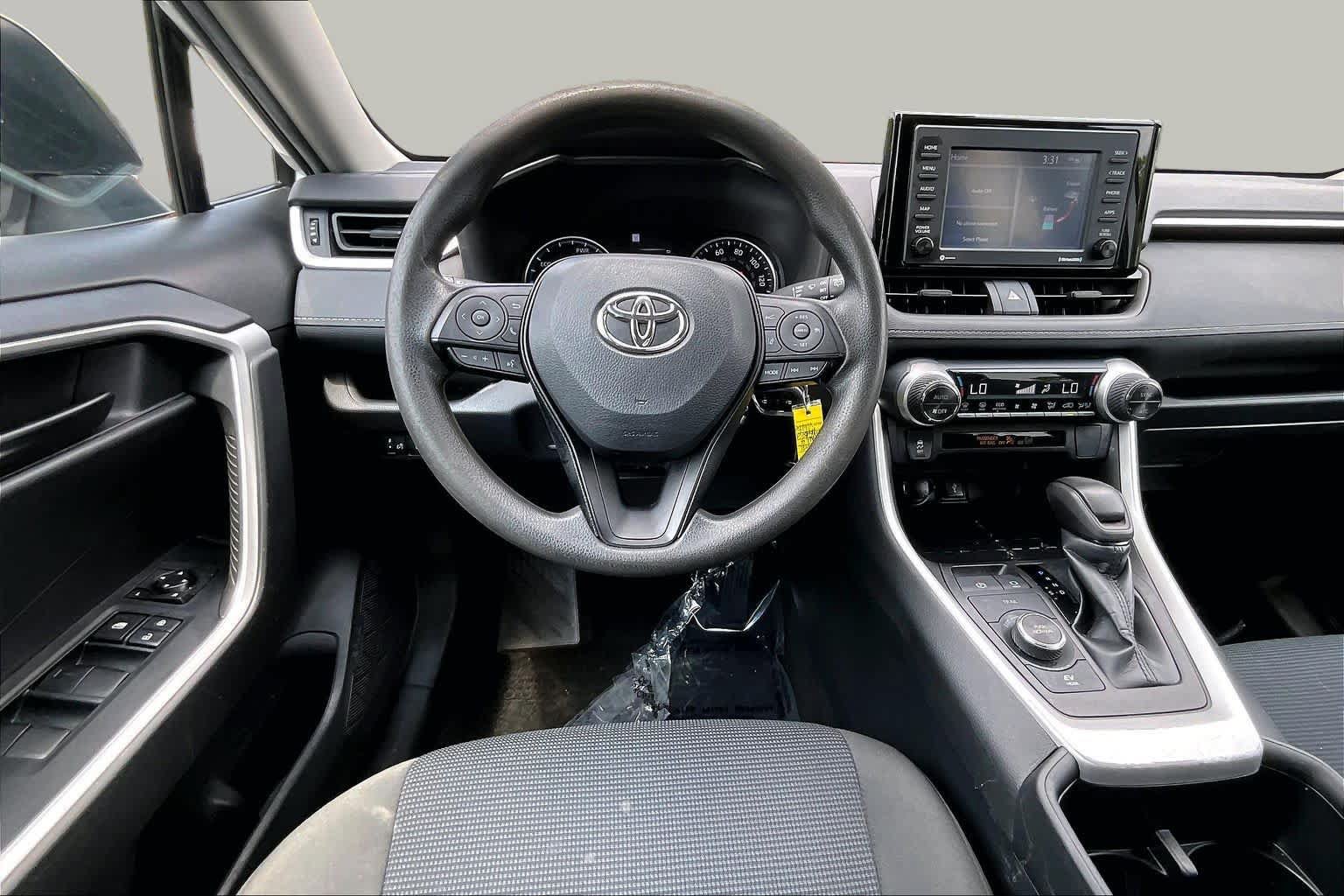 Used 2022 Toyota RAV4 LE AWD/4WD image 6