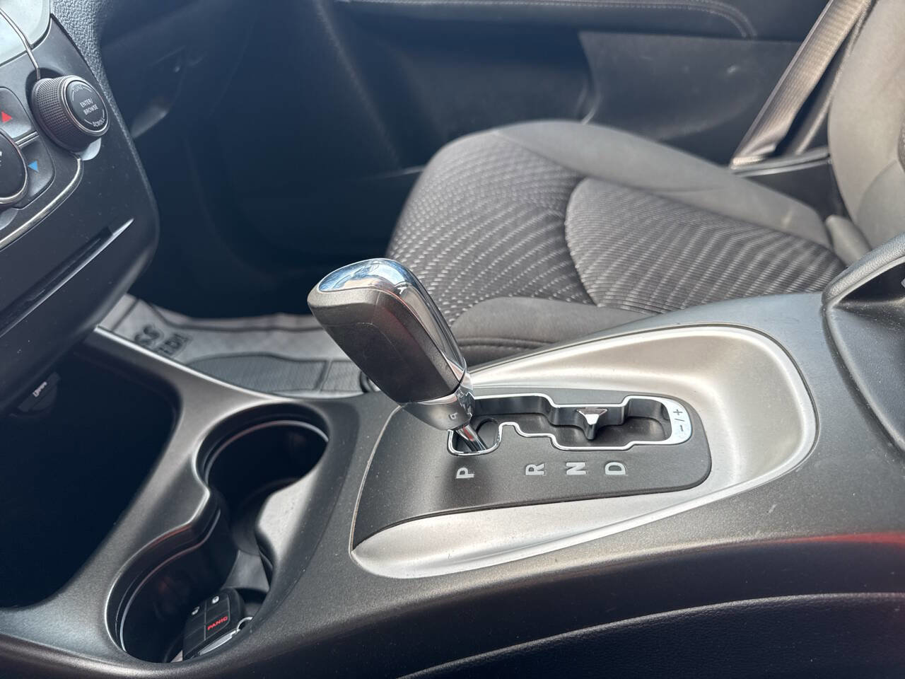 Used 2017 Dodge Journey SXT w/ Comfort/Convenience Group image 32