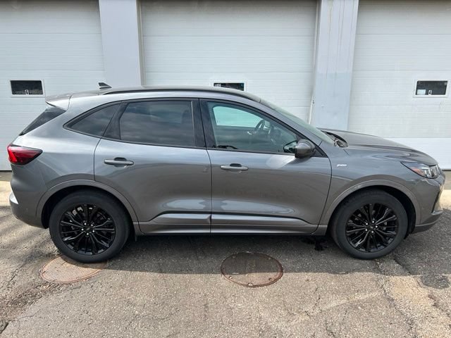 Used 2023 Ford Escape ST-Line Elite w/ Premium Technology Package AWD/4WD image 6