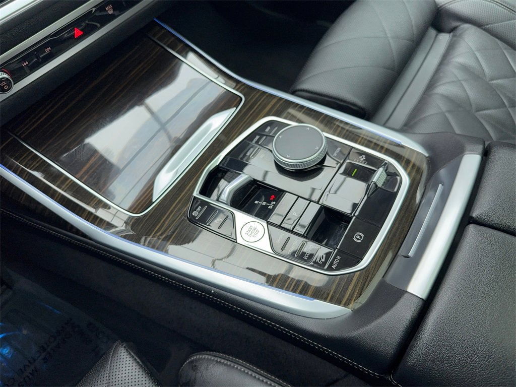 Used 2024 BMW X7 xDrive40i image 28