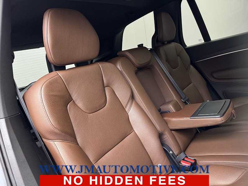 Used 2020 Volvo XC90 T6 Momentum AWD/4WD image 21