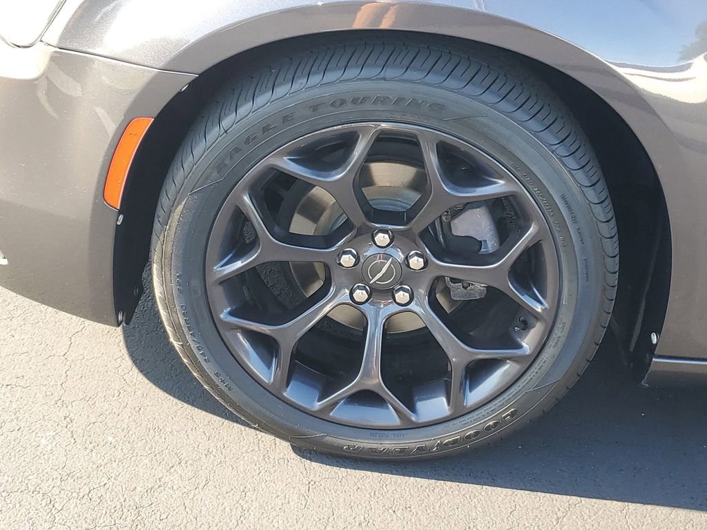 Used 2019 Chrysler 300 Touring w/ Sport Appearance Package RWD image 11