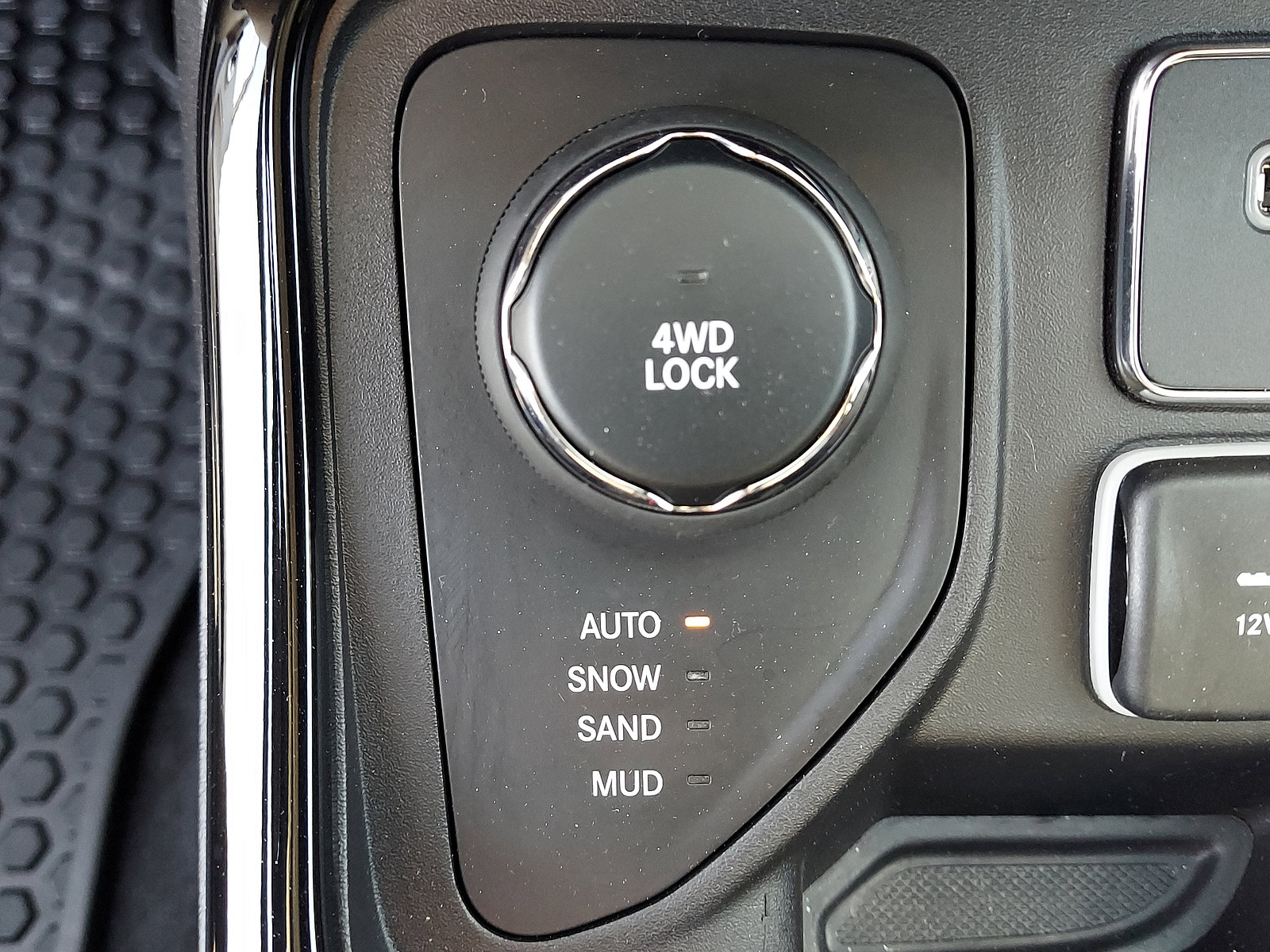 Used 2019 Jeep Compass Altitude image 21