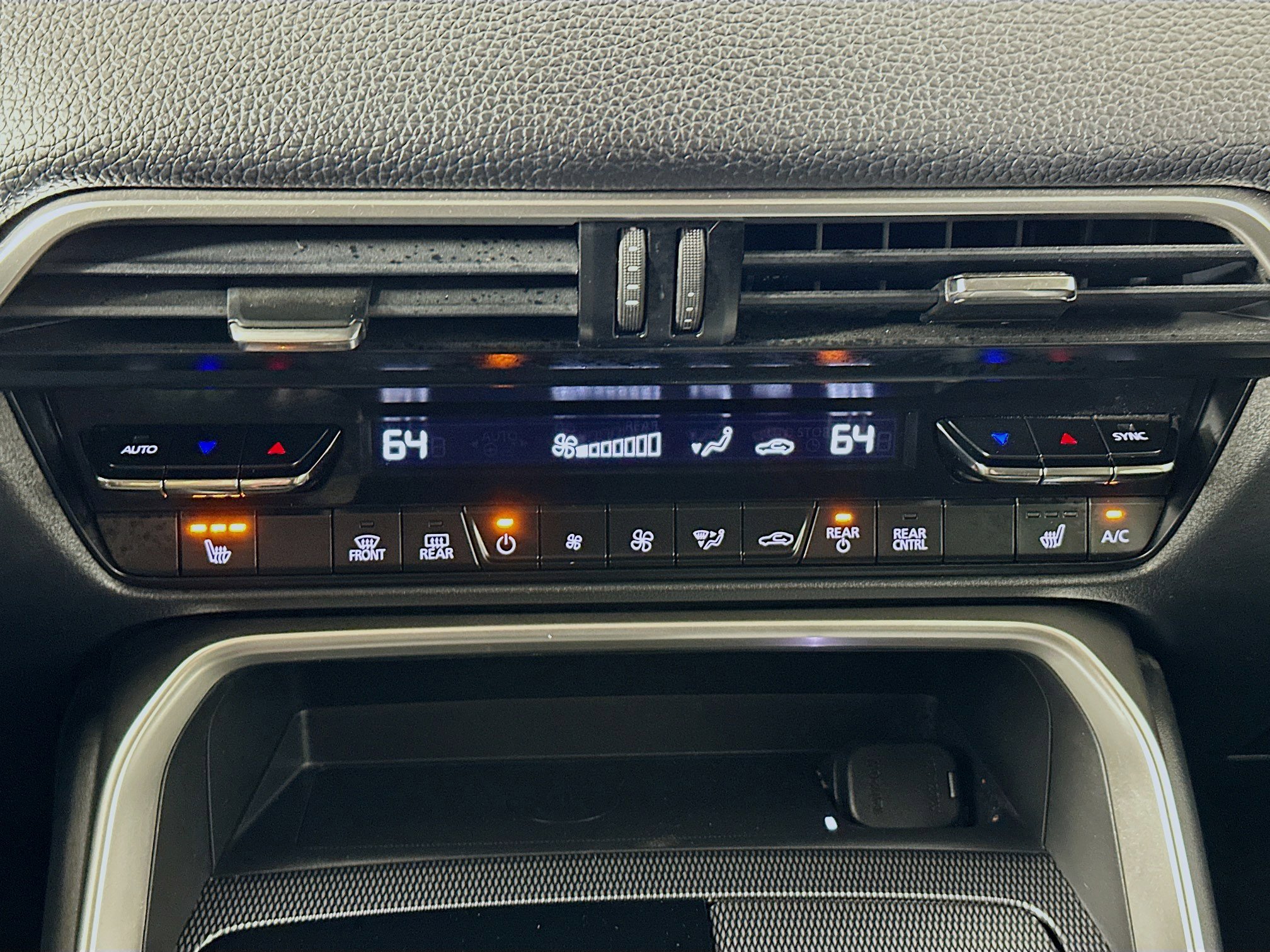 Used 2024 MAZDA CX-90 Plug-In Hybrid w/ Premium Pkg image 24