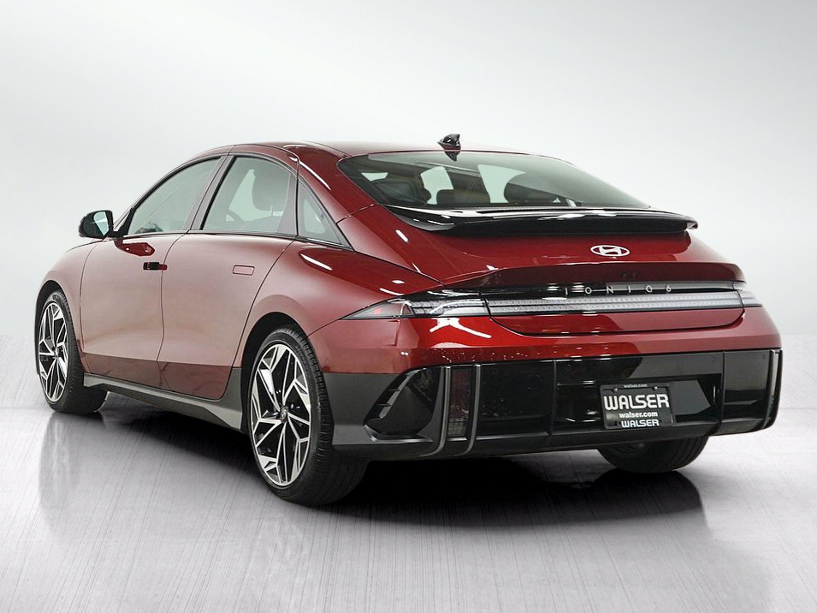 Used 2025 Hyundai Ioniq 6 Limited AWD/4WD image 3