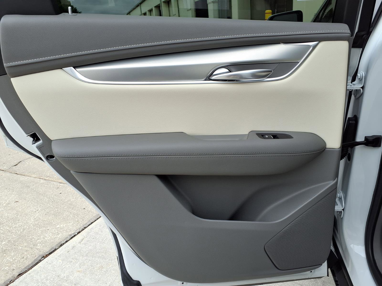 Used 2022 Cadillac XT5 Premium Luxury w/ Technology Package image 17