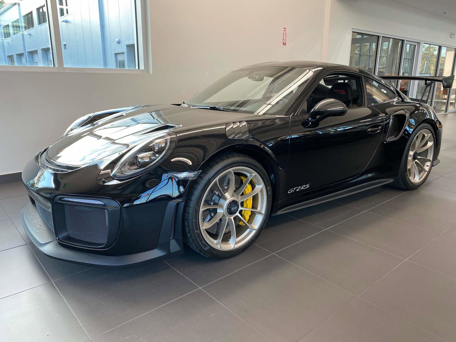 Used 2019 Porsche 911 GT2 RS image 3