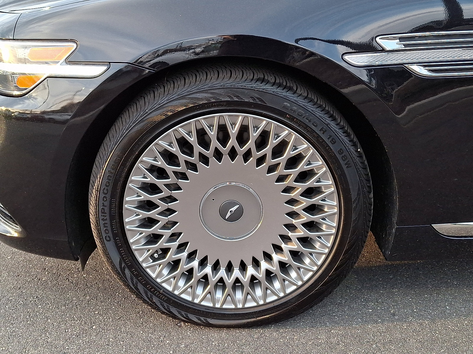 Used 2021 Genesis G90 5.0 Ultimate image 8