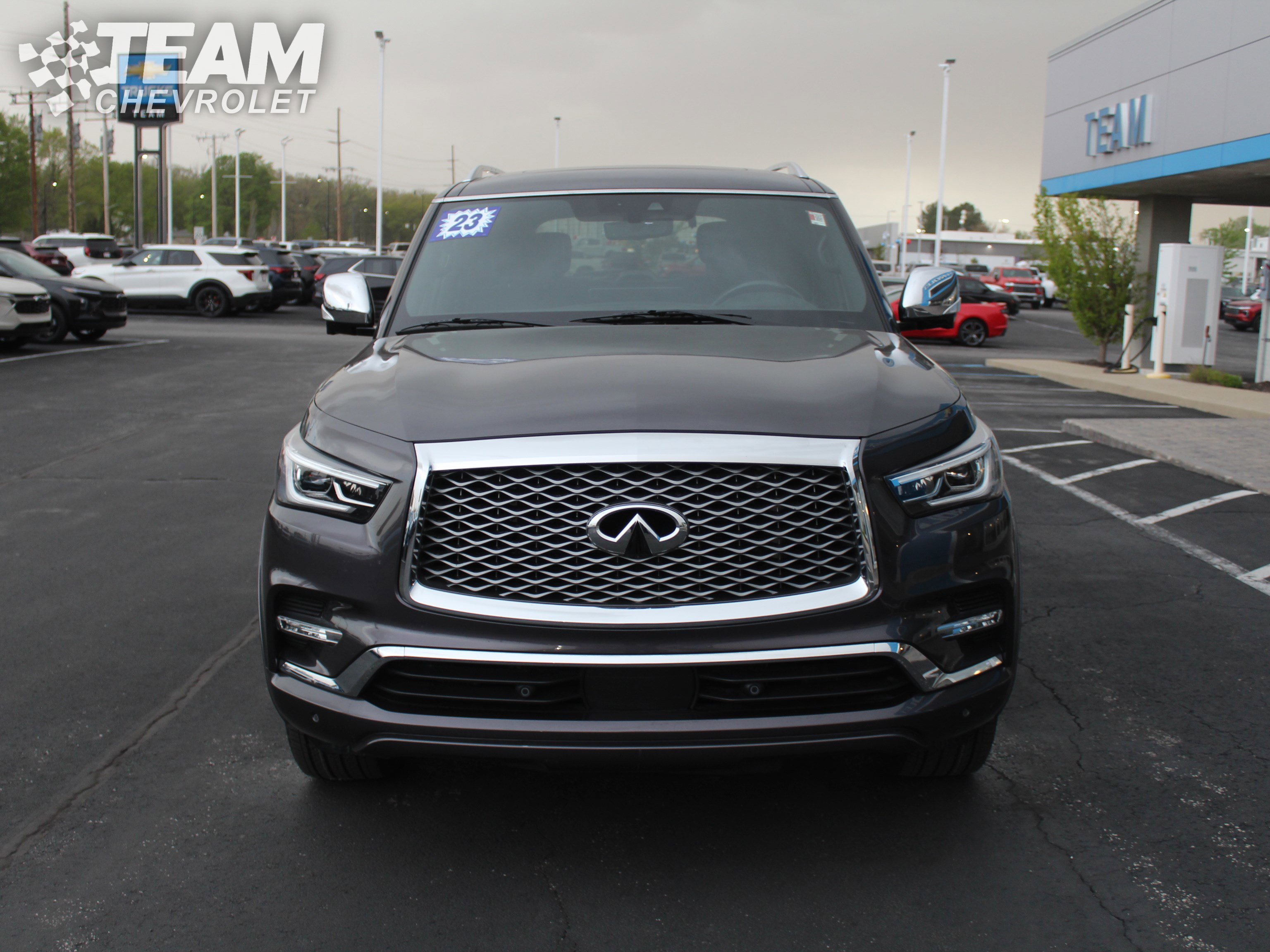 Used 2023 INFINITI QX80 Sensory w/ Cargo Package AWD/4WD image 9